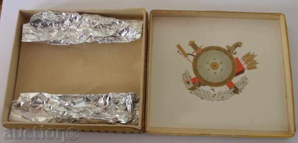 Delivery of An old cigarette case Delivery of An old cigarette case