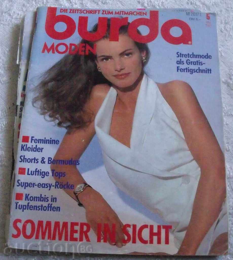 Delivery of LOT OF 4 HOURS BURDA Delivery of LOT OF 4 HOURS BURDA