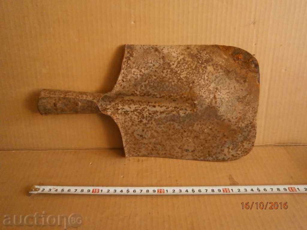 a great trench a great shovel WW2 WWII - 5