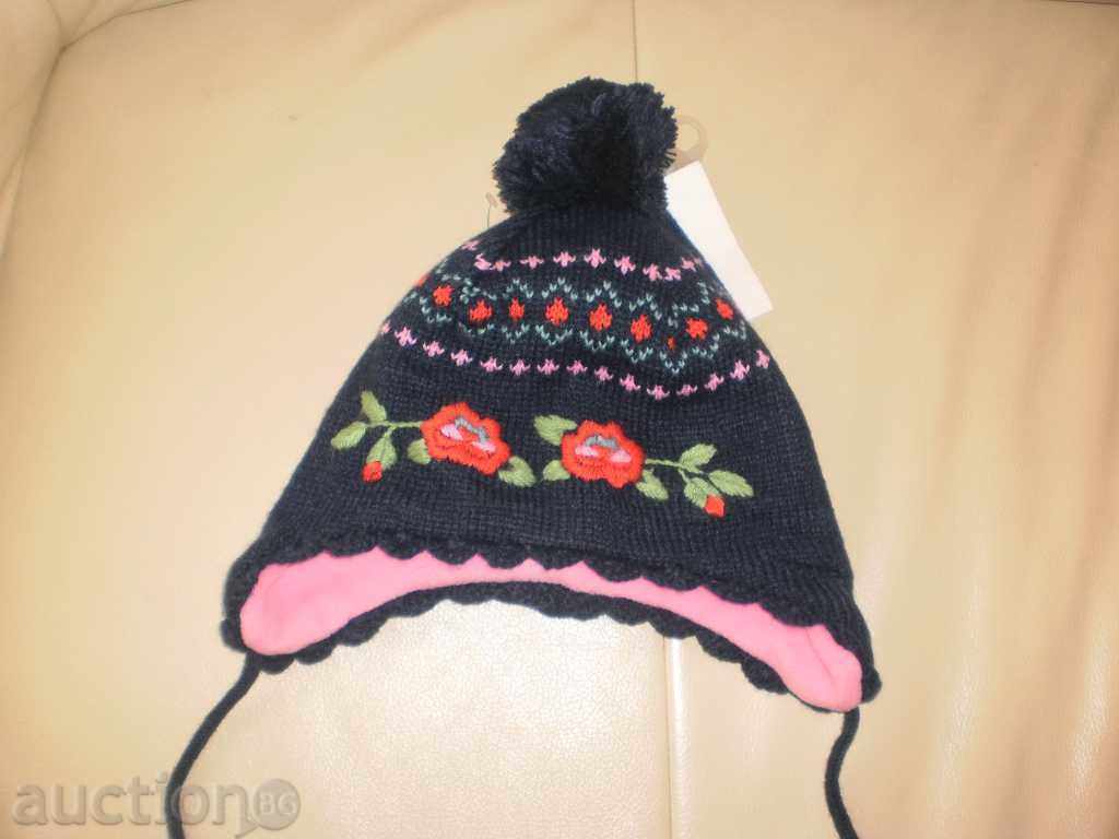 Auction New hat N & m for a girl, size 62/68, very warm Auction New hat N & m for a girl, size 62/68, very warm