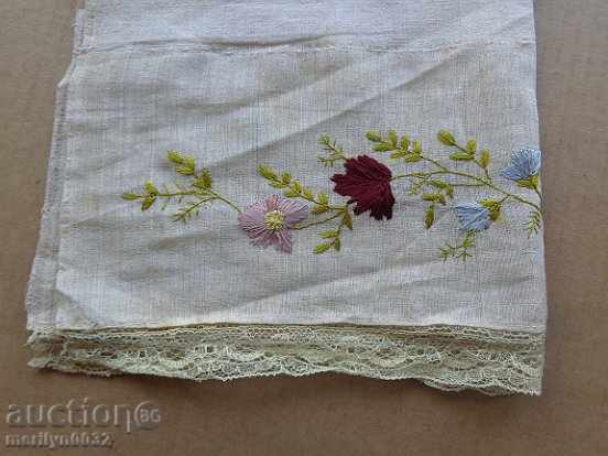 Κεντήματα καναρίνι ύφασμα με δαντέλα προίκα, ύφασμα ούγια με τιμή 36.00 BGN | € 18.41 Κεντήματα καναρίνι ύφασμα με δαντέλα προίκα, ύφασμα ούγια με τιμή 36.00 BGN | € 18.41