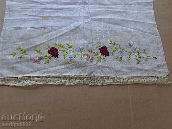 Δημοπρασία Κεντήματα καναρίνι ύφασμα με δαντέλα προίκα, ύφασμα ούγια Δημοπρασία Κεντήματα καναρίνι ύφασμα με δαντέλα προίκα, ύφασμα ούγια