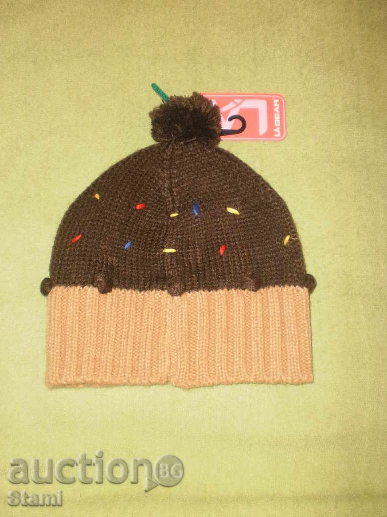 Genuine children's La Gear hat in brown and white, reduced with price 9.00 BGN | € 4.60 Genuine children's La Gear hat in brown and white, reduced with price 9.00 BGN | € 4.60