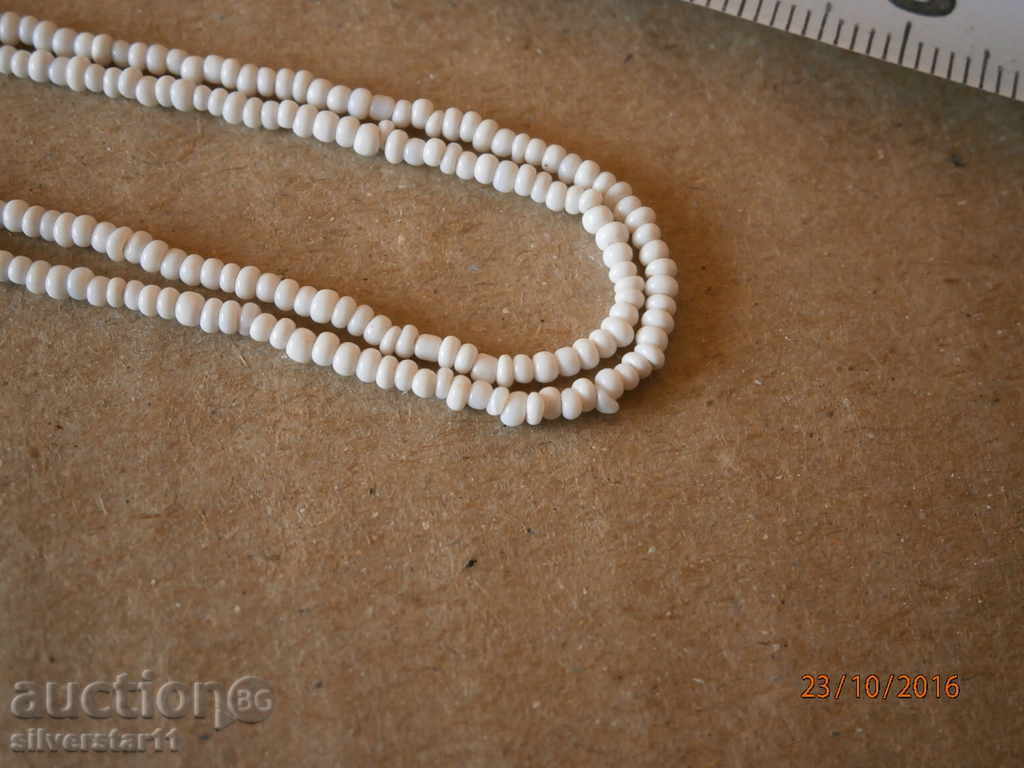 Auction old necklace Auction old necklace