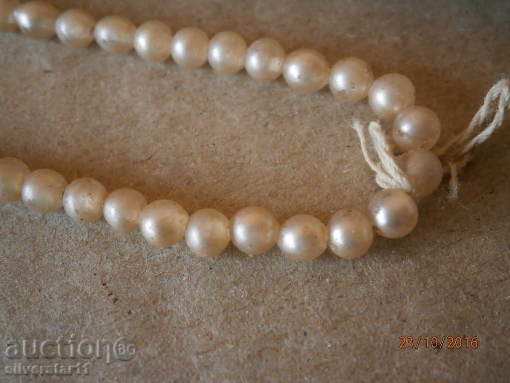 Delivery of antique necklace pearls Delivery of antique necklace pearls