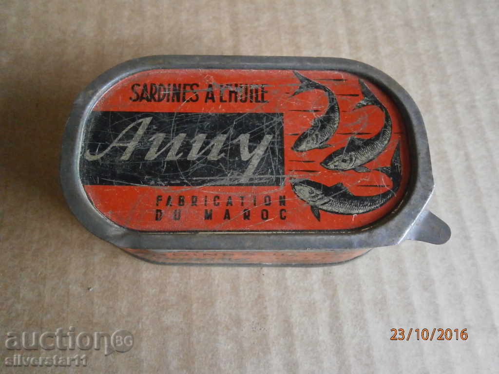 Auction old metal CONTAINER SARDINI box Auction old metal CONTAINER SARDINI box