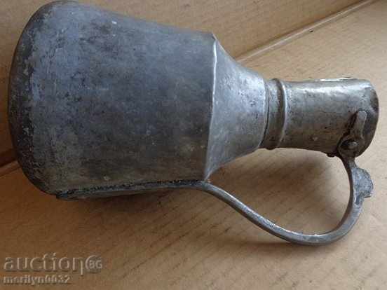 Delivery of Old hibiscus, hunter, kettle, baker, copper pot Delivery of Old hibiscus, hunter, kettle, baker, copper pot