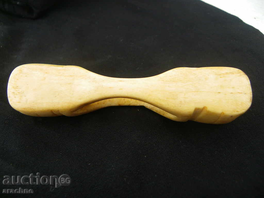 Delivery of A rare item of crocodile bone Delivery of A rare item of crocodile bone