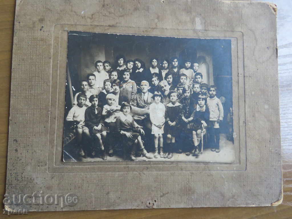 OLD PHOTO - CARDBOARD - 0151 with price 19.99 BGN | € 10.22 OLD PHOTO - CARDBOARD - 0151 with price 19.99 BGN | € 10.22