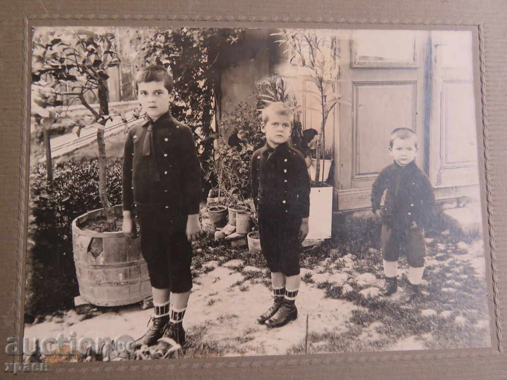 OLD PHOTO - CARDBOARD - 0181