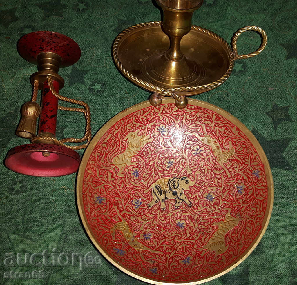 Μπρούτζινα κηροπήγια και ανάγλυφο μπρούτζινο μπολ - Λοτ - 3 τμχ Μπρούτζινα κηροπήγια και ανάγλυφο μπρούτζινο μπολ - Λοτ - 3 τμχ