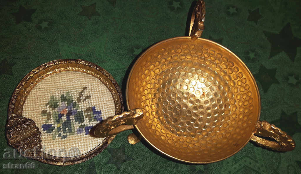 Delivery of Brass / Bronze Antique Unique Set - 3 Pieces Delivery of Brass / Bronze Antique Unique Set - 3 Pieces