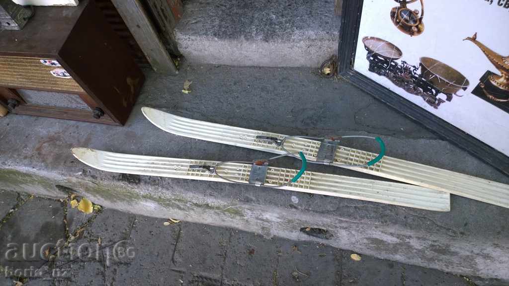 6732. SKI cu preț 25.00 BGN | € 12.78 6732. SKI cu preț 25.00 BGN | € 12.78