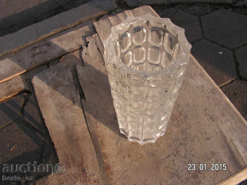 4701. STAR VASA MASSIVE GLASS with price 8.00 BGN | € 4.09