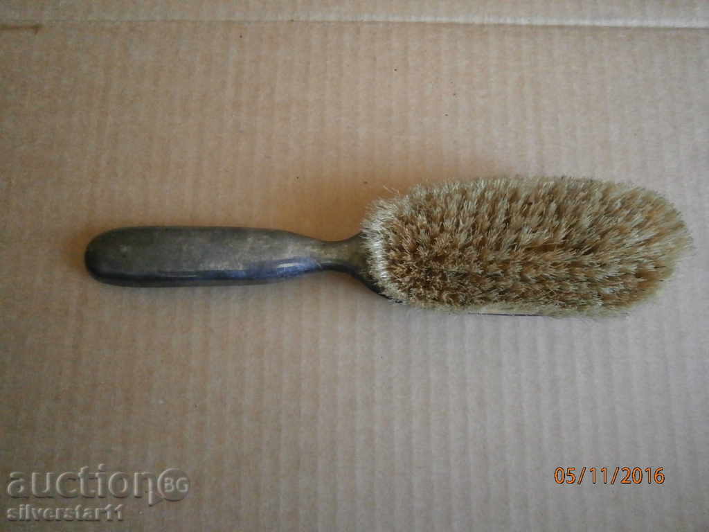 Delivery of an old silver brush Delivery of an old silver brush