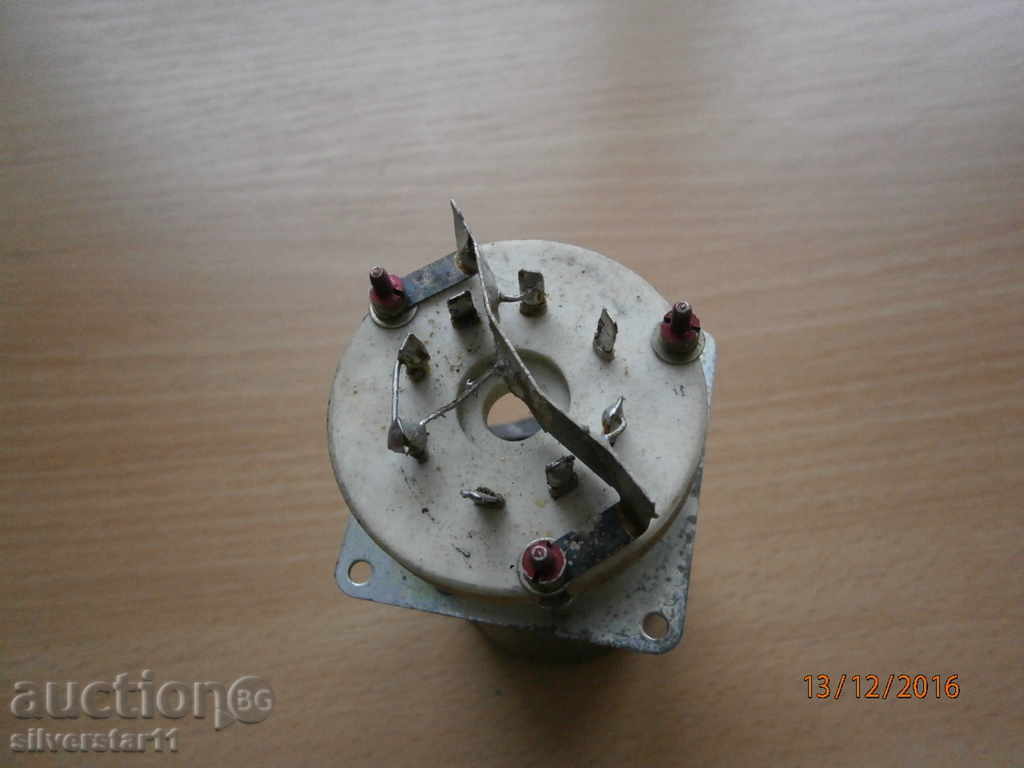 Delivery of socket connector for radio lamp GI 50 Delivery of socket connector for radio lamp GI 50