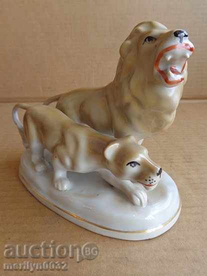 Porcelain figures, figure, statuette, porcelain, sculpture with price 139.00 BGN | € 71.07 Porcelain figures, figure, statuette, porcelain, sculpture with price 139.00 BGN | € 71.07