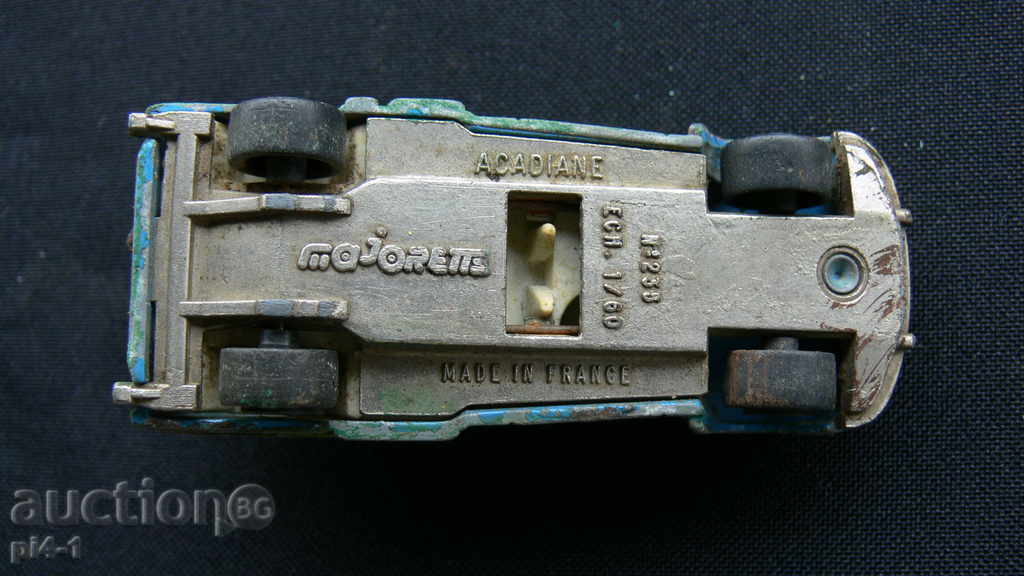 Μεταλλικά φορτηγό παιχνίδι «Majoret» με τιμή 15.00 BGN | € 7.67 Μεταλλικά φορτηγό παιχνίδι «Majoret» με τιμή 15.00 BGN | € 7.67