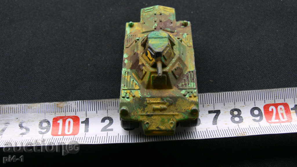 Auction Metal tank "MATCHBOX" Auction Metal tank "MATCHBOX"