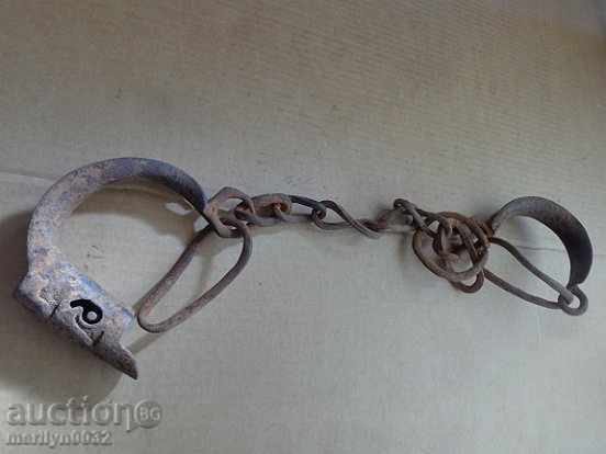 Eyebrows, pillows, handcuffs, chains, wrought iron - 7 Eyebrows, pillows, handcuffs, chains, wrought iron - 7