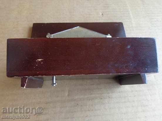 Cutie de bijuterii felinar fluierând 70s Katyusha oglinda URSS cu preț 89.00 BGN | € 45.50 Cutie de bijuterii felinar fluierând 70s Katyusha oglinda URSS cu preț 89.00 BGN | € 45.50