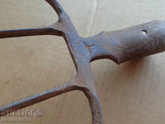 Auction Old villa, wrought iron instrument Auction Old villa, wrought iron instrument