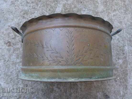 An old copper pot, a bakery pan tray pan pan pot pan with price 52.00 BGN | € 26.59