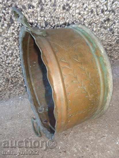 An old copper pot, a bakery pan tray pan pan pot pan - 7
