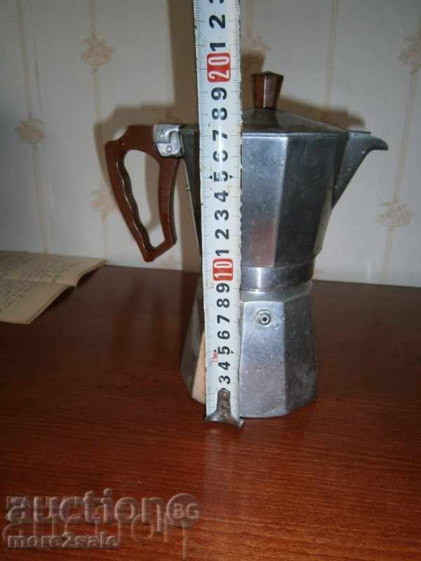 factorii de decizie BIG - SOC. AGE - coffeepot cu preț 18.45 BGN | € 9.43