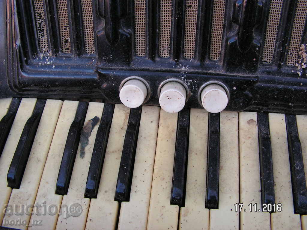 7030. ακορντεόν 40 BASA με τιμή 35.00 BGN | € 17.90 7030. ακορντεόν 40 BASA με τιμή 35.00 BGN | € 17.90