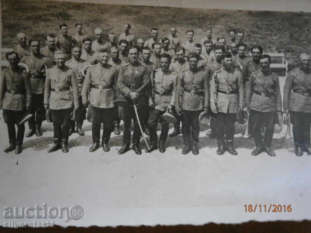 Delivery of two ancient royal pictures Delivery of two ancient royal pictures