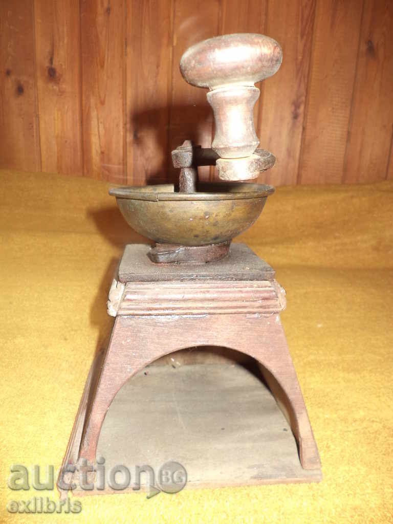 An old pepper mill