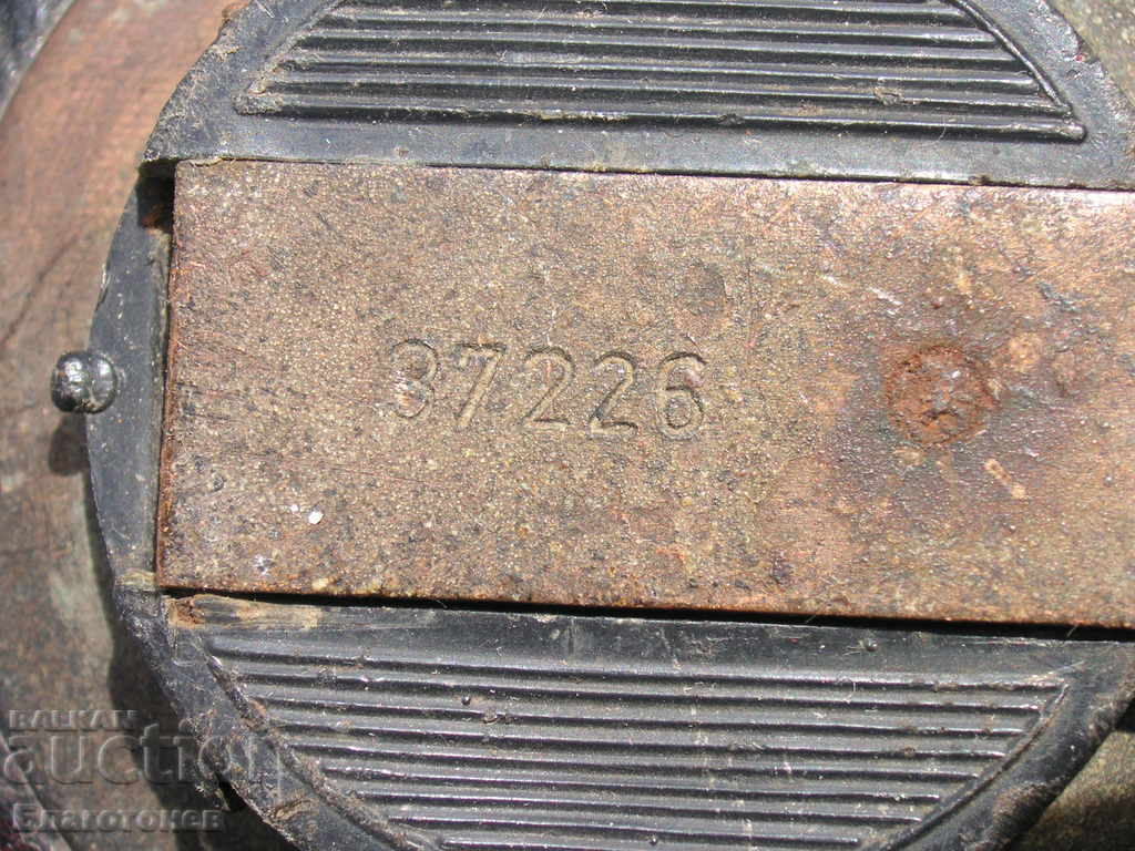 Auction Old roulette Auction Old roulette