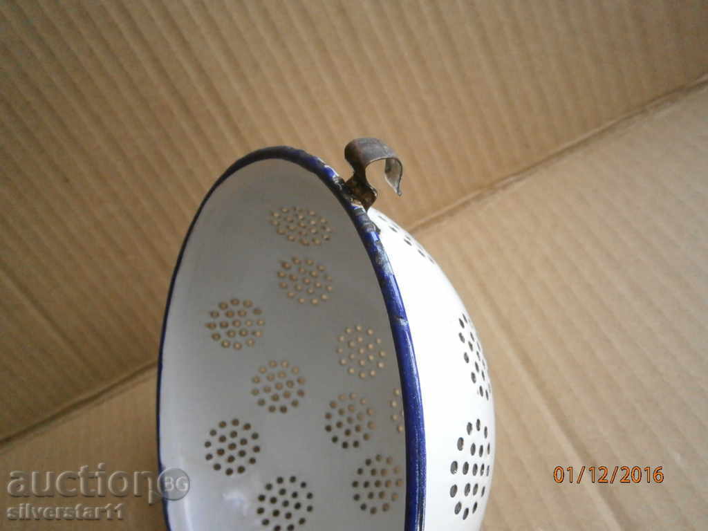 Delivery of Old enameled colander, enameled dish Delivery of Old enameled colander, enameled dish