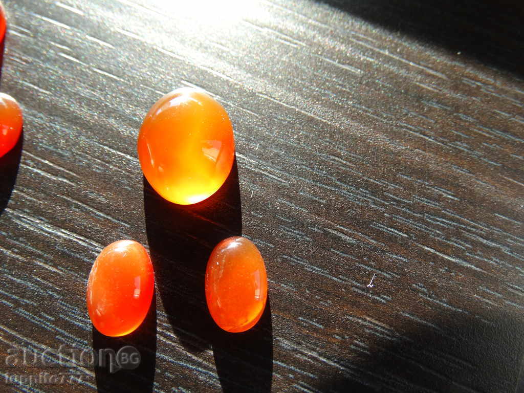 Auction natural chalcedon - 3 oval capoons Auction natural chalcedon - 3 oval capoons
