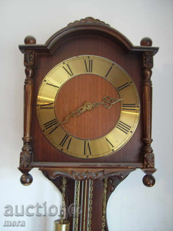 ceas mecanic Vechi cu preț 200.00 BGN | € 102.26 ceas mecanic Vechi cu preț 200.00 BGN | € 102.26