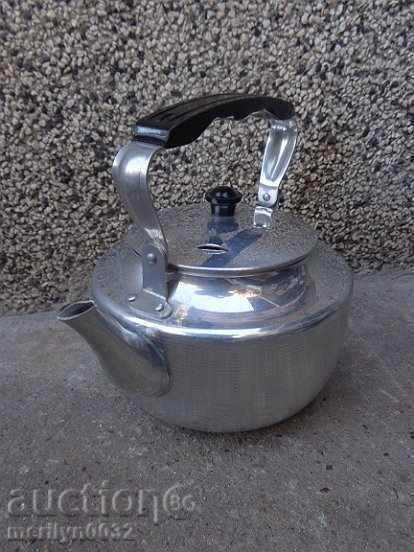 Electric teapot with cable from the 70s USSR with price 48.00 BGN | € 24.54 Electric teapot with cable from the 70s USSR with price 48.00 BGN | € 24.54