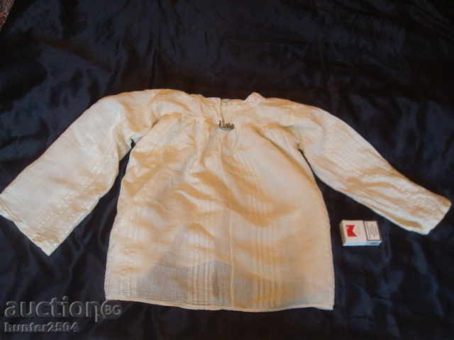 SHIRT kenar with lace on top and brooch gift. No. 48-56.