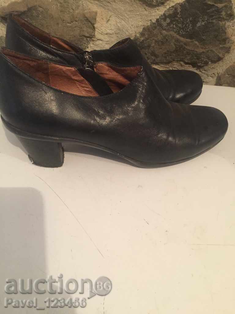 soft and comfortable ladies shoes with price 4.99 BGN | € 2.55 soft and comfortable ladies shoes with price 4.99 BGN | € 2.55