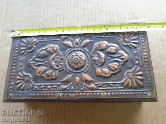 Delivery of Old wooden jewelry box with copper fittings copper copper wood