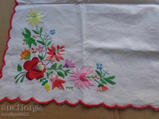 Delivery of Old embroidered cardboard, tablecloth, millet, Bulgarian embroidery Delivery of Old embroidered cardboard, tablecloth, millet, Bulgarian embroidery