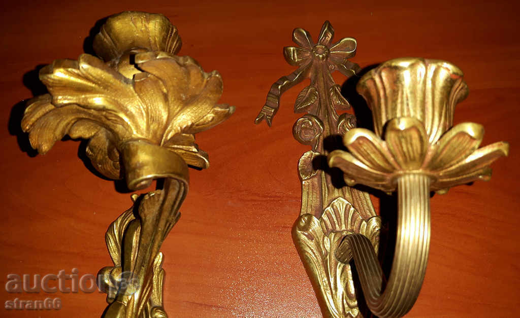 Sfeșnice de perete antic din bronz cu ornamente unice. cu preț 160.00 BGN | € 81.81 Sfeșnice de perete antic din bronz cu ornamente unice. cu preț 160.00 BGN | € 81.81