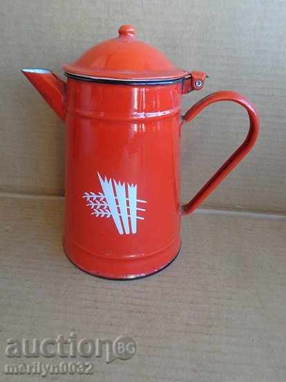 Enamelled pot, kettle, ketchup, kettle, wounded sod Enamelled pot, kettle, ketchup, kettle, wounded sod