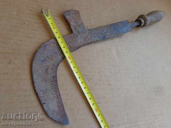 Auction Old hand forged hammer, wrought iron blade Auction Old hand forged hammer, wrought iron blade