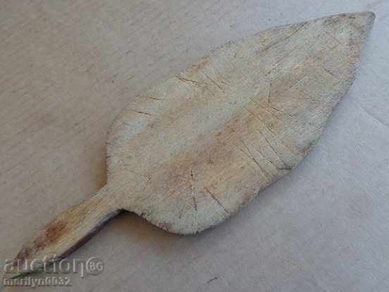 Old board for cutting, wood, wood with price 32.00 BGN | € 16.36