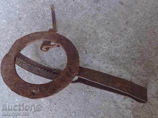 Auction Old hand forged trap, wrought iron primitive Auction Old hand forged trap, wrought iron primitive