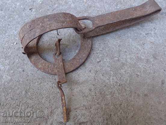Old hand forged trap, wrought iron primitive - 5 Old hand forged trap, wrought iron primitive - 5