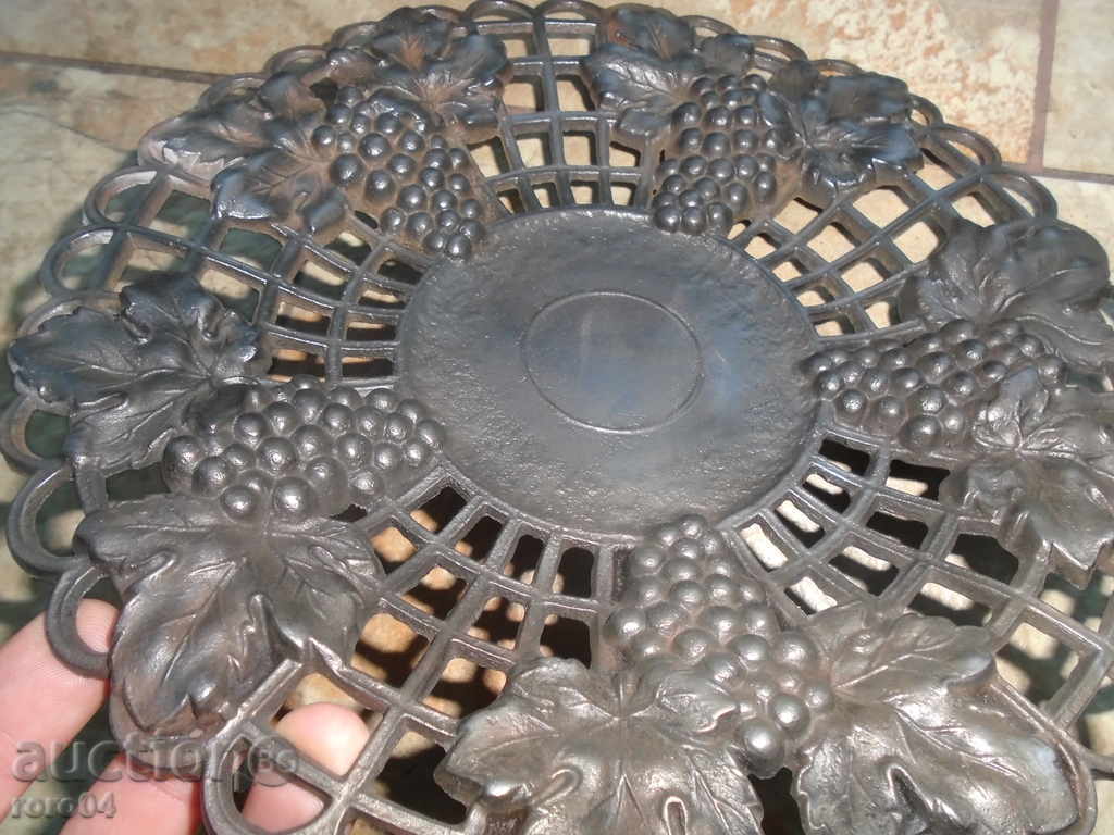 Auction BEAUTY OLD MASK FROSTER WITH FLORAL ORNAMENTS Auction BEAUTY OLD MASK FROSTER WITH FLORAL ORNAMENTS