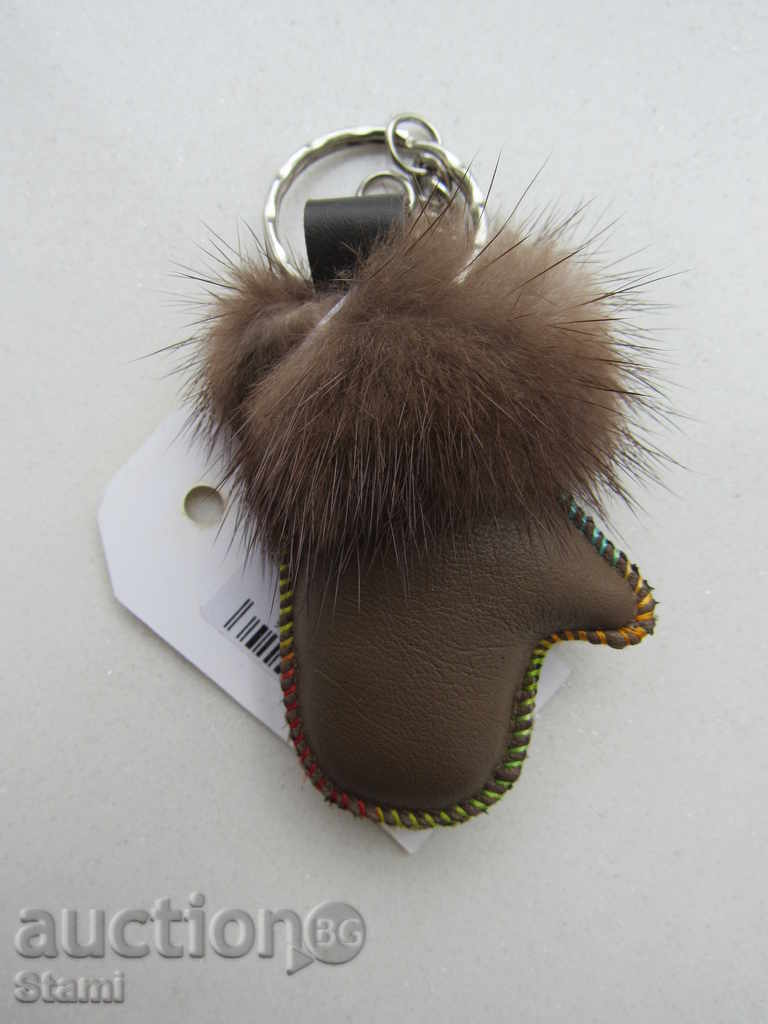 Δερμάτινο μπρελόκ-γάντι της Μογγολίας, νέα με τιμή 12.00 BGN | € 6.14 Δερμάτινο μπρελόκ-γάντι της Μογγολίας, νέα με τιμή 12.00 BGN | € 6.14