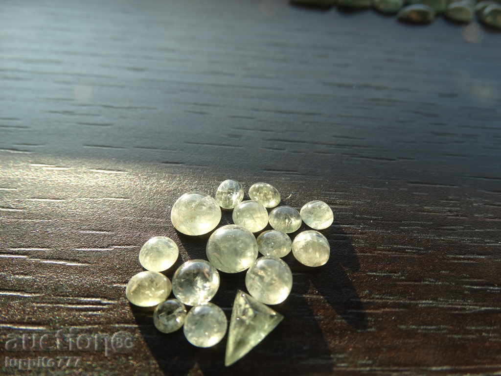 Licitație Turmalina - natural - caboson - Numărul lotului 16 Licitație Turmalina - natural - caboson - Numărul lotului 16